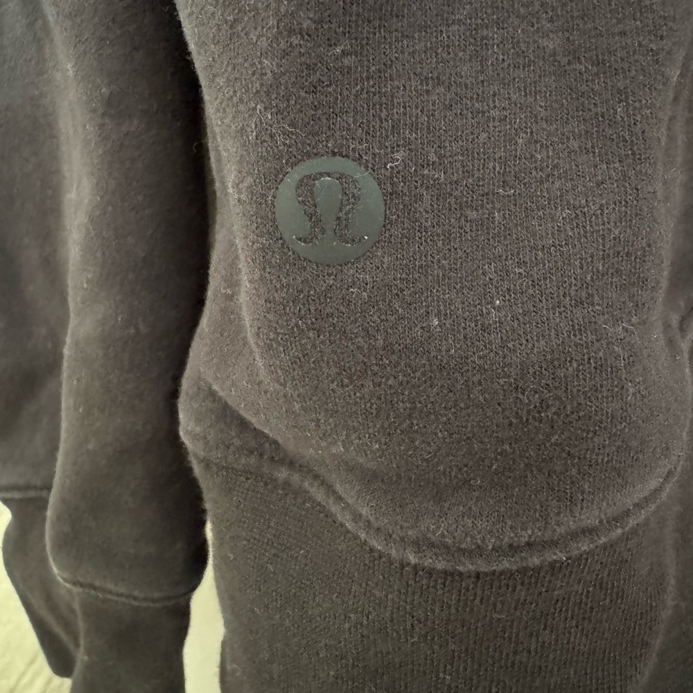Lululemon black Loungeful hoodie. Size 4 - Picture 3 of 4